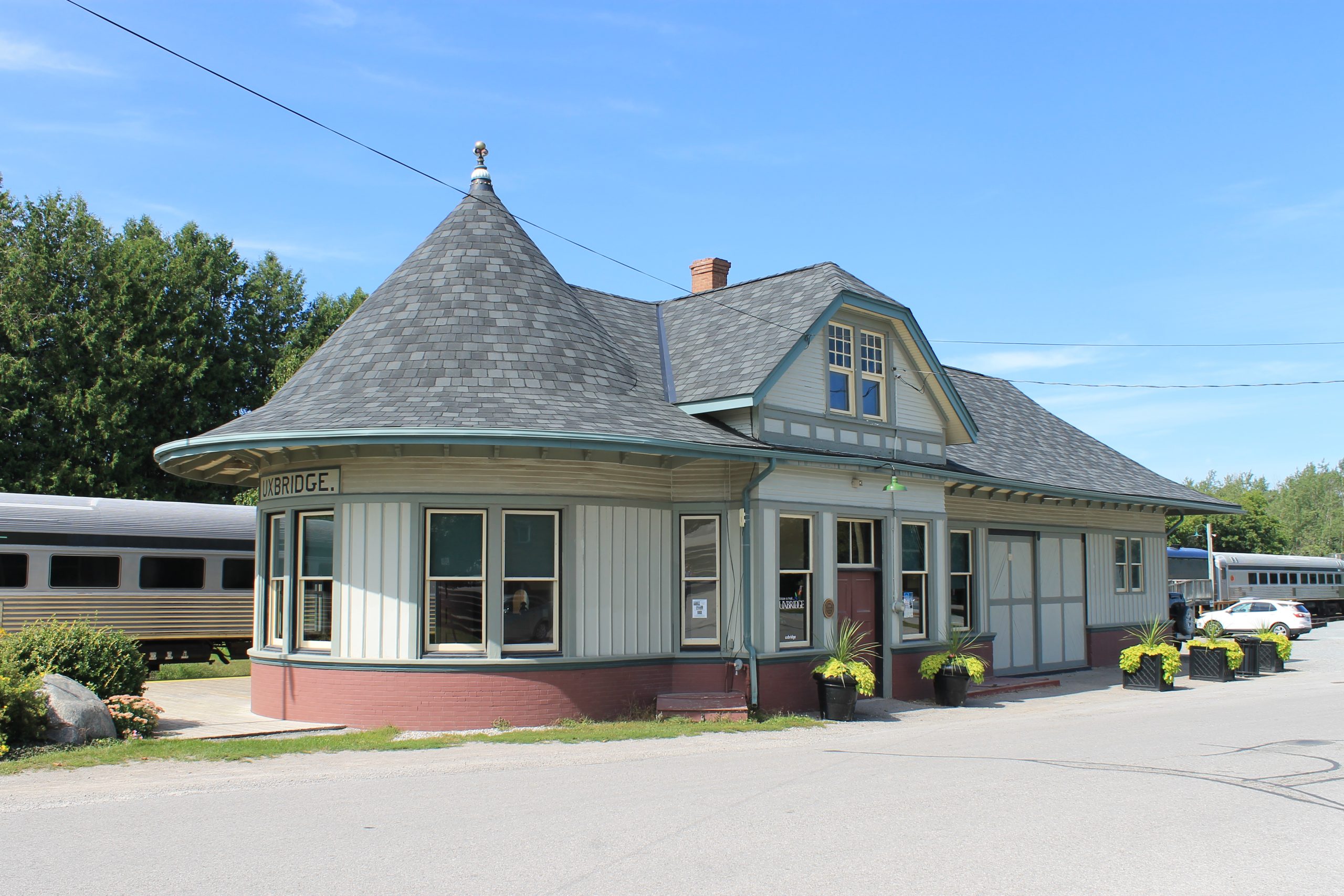 Uxbridge Train Station